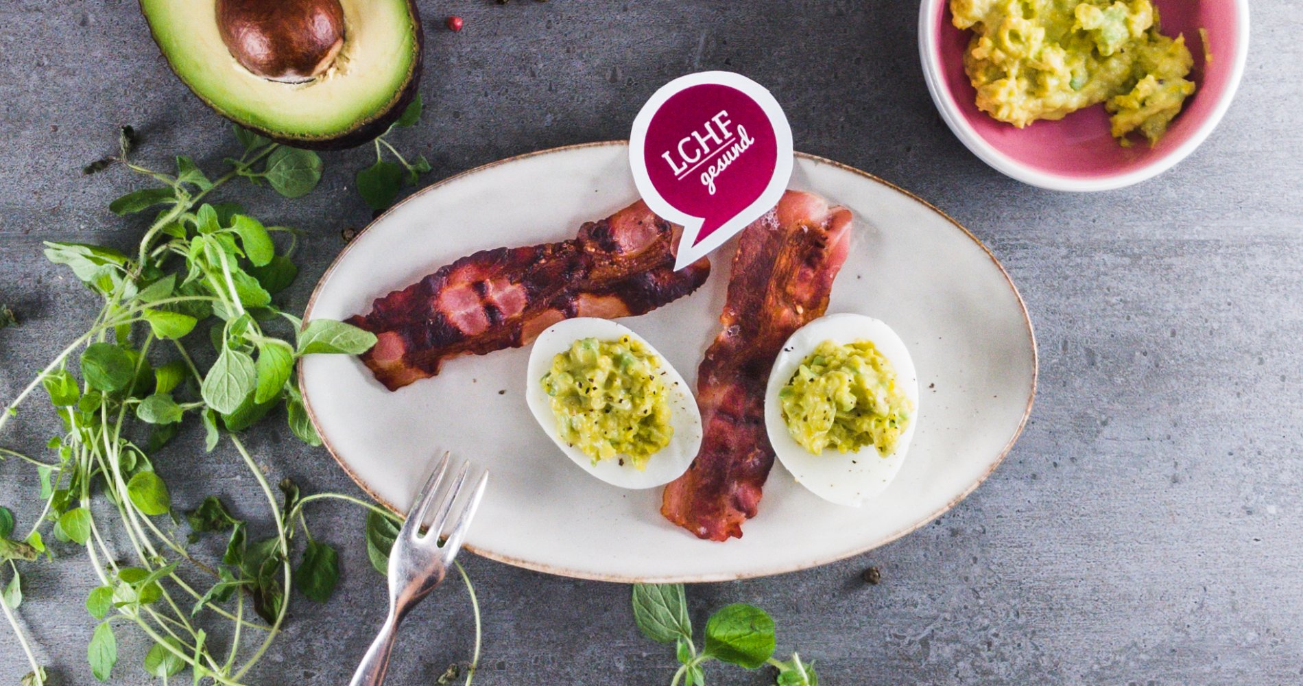 Rezept Low Carb: Frühstücksei mit Bacon - LCHF-gesund.de